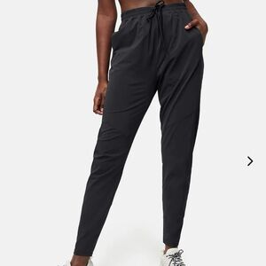 Outdoor Voices Track Pant in Black size S